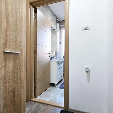 Trg Lägenhet Užice